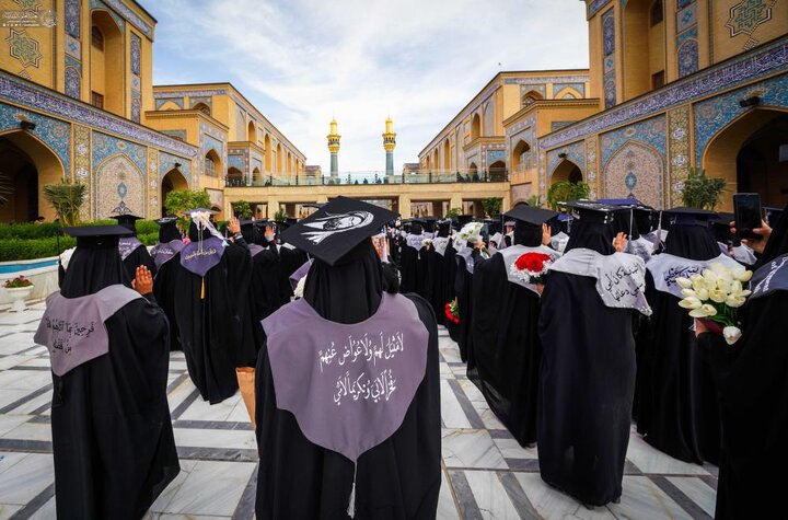 تقرير مصور/ حفل تخرج برعاية العتبة العلوية لـ 9 آلاف طالب وطالبة في صحن السيدة فاطمة (ع)