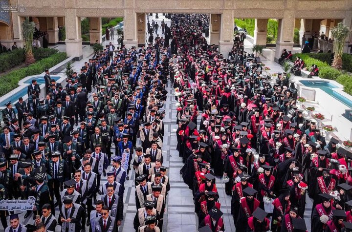 تقرير مصور/ حفل تخرج برعاية العتبة العلوية لـ 9 آلاف طالب وطالبة في صحن السيدة فاطمة (ع)