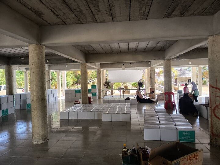 Informe fotográfico | Comienza la preparación de cajas de caridad de Ramadán por los seguidores de AhlulBayt en Tailandia