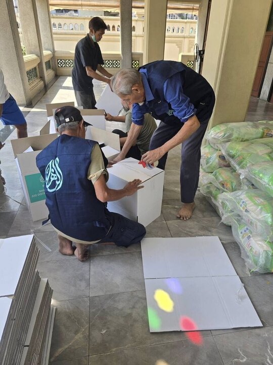 Informe fotográfico | Comienza la preparación de cajas de caridad de Ramadán por los seguidores de AhlulBayt en Tailandia