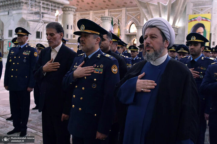 Informe fotográfico | Las fuerzas de la Aviación del Ejército iraní renuevan el pacto con los principios del Imam Jomeini (que Dios tenga misericordia de él)