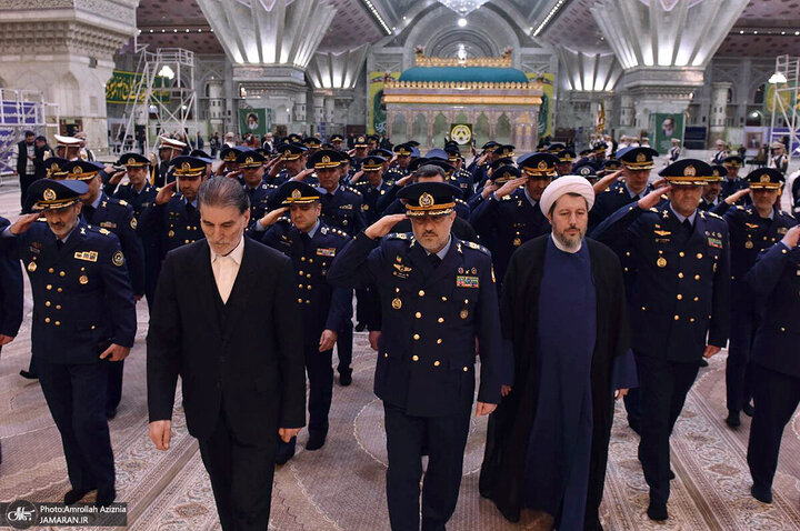 Informe fotográfico | Las fuerzas de la Aviación del Ejército iraní renuevan el pacto con los principios del Imam Jomeini (que Dios tenga misericordia de él)