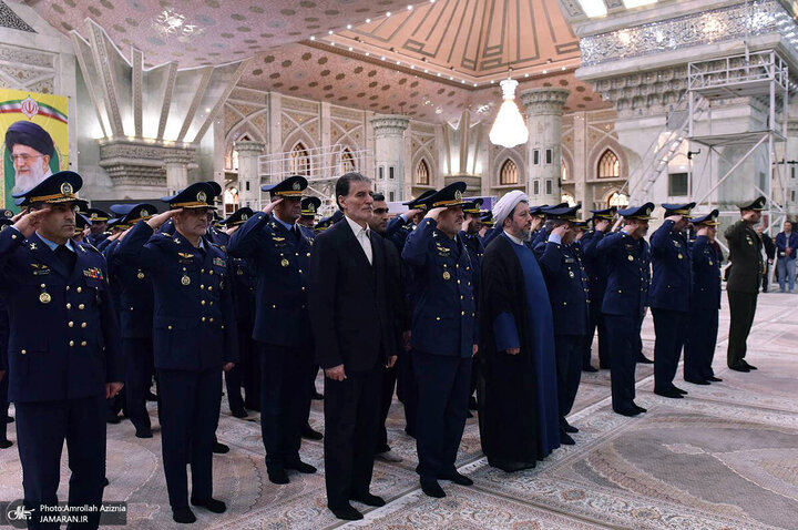 Informe fotográfico | Las fuerzas de la Aviación del Ejército iraní renuevan el pacto con los principios del Imam Jomeini (que Dios tenga misericordia de él)