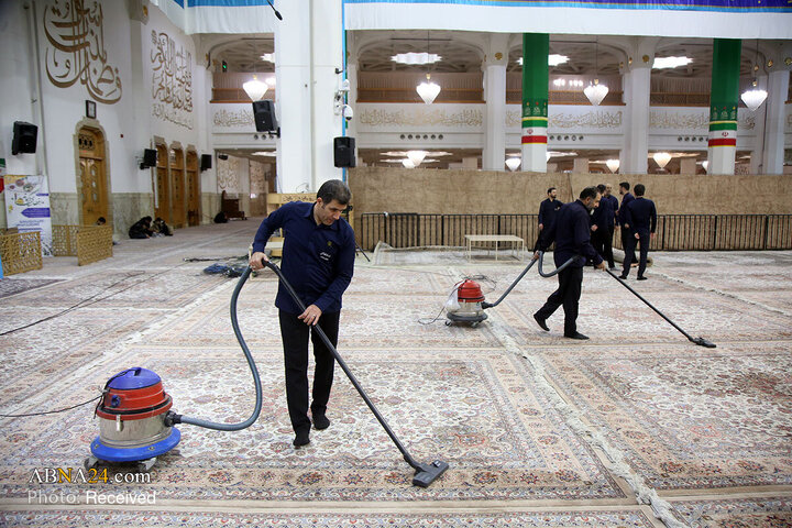 غبارروبی حرم مطهر بانوی کرامت در آستانه ماه مبارک رمضان