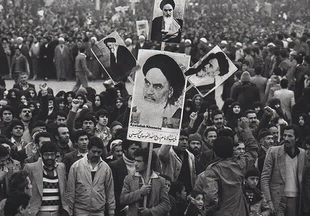 یادداشت | پاسداری از یک آرمان؛ جوانان و معمای امنیتی که پیش از انقلاب، درون خود ساختند