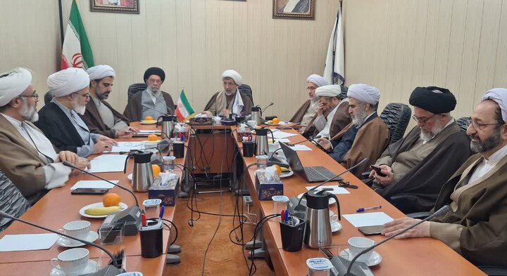 حوزه‌ علمیه، باید به صورت عملیاتی و مسئله‌محور از ظرفیت‌های گسترده علوم انسانی و اسلامی بهره گیرد