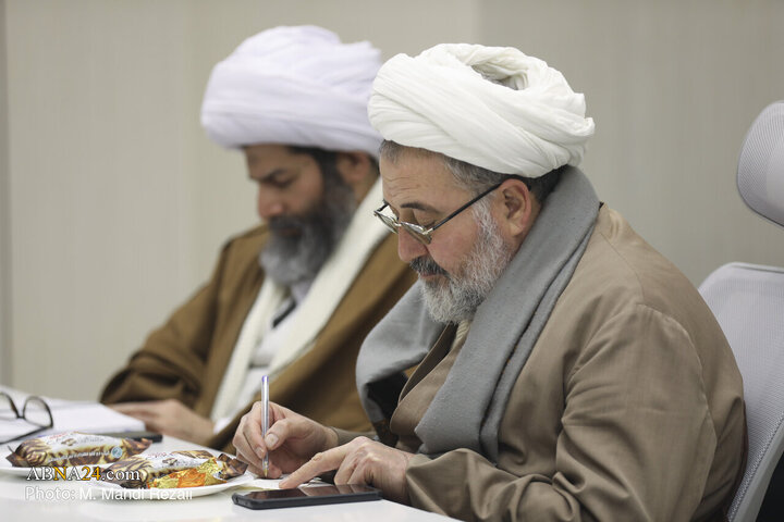 Informe fotográfico | Sesión científica sobre “Gobierno mahdaví: Manifestación civilizacional de la institución del Imamato” celebrada en la Agencia de Noticias Ahlul-Bait