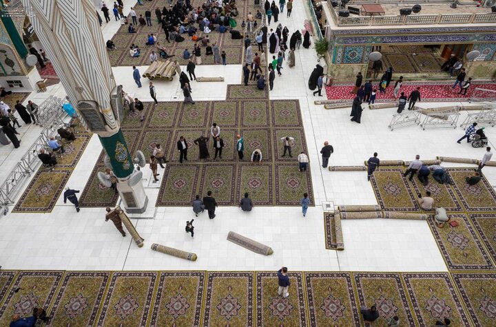 تقرير مصور/ فرش الصحن العلوي الشريف بالسجاد الجديد الفاخر من مناشىء عالمية