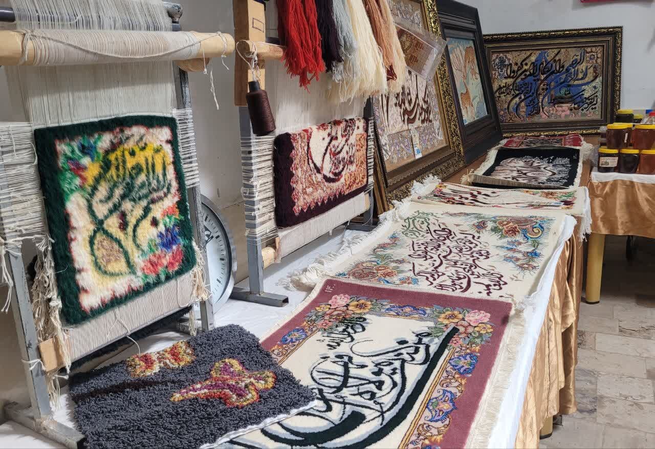 نخستین نمایشگاه دستاوردهای فرهنگی و هنری روستا و عشایر استان قم افتتاح شد