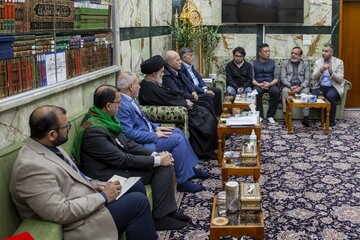 Sayed Al-Safi receives a delegation from City Pharma, the Pakistani pharmaceutical company