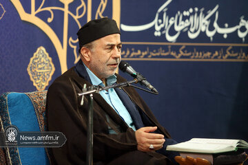 ویدئو | ناله‌های «یا رب» شبانگاهی در حریم کریمه اهل‌بیت(س)