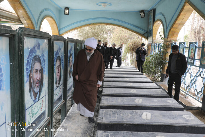 Hebûna Sekreterê Giştî yê Civata Cîhanî ya Ehlê Beytê (S.X )li Gulzara Şehîdan Beheşta Zehra