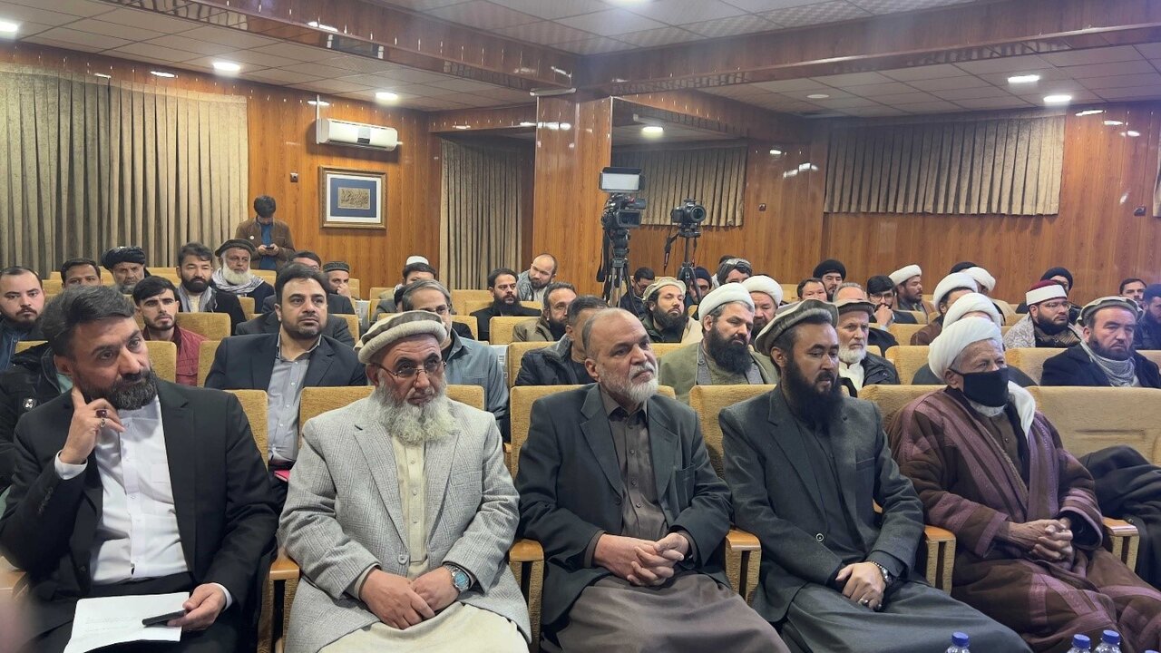 قرآن و اسلام، چراغ راه ملت ایران در انتخاب استقلال و عزت شد