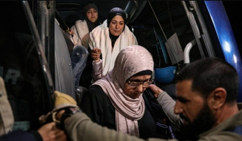 Refah’ta İnsanlık Dramı: Gazze’ye Dönmek İsteyen Filistinlilere Kelepçe, Sorgu ve Zorla Geri Gönderme