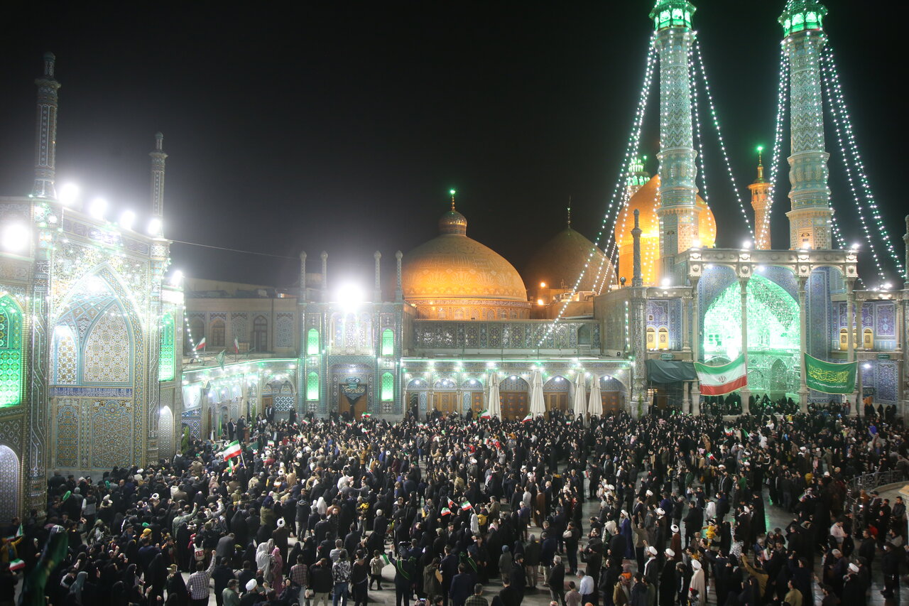 ویدئوکلیپ | طنین الله‌اکبر در آستان بانوی کرامت؛ همصدایی با پیروزی انقلاب