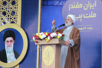 دشمن به‌دنبال جنگ ادراکی و براندازی است، اما مردم ایستاده‌اند