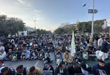 পাকিস্তানে ইরানের ইসলামী বিপ্লবের সাথে সংহতি মিছিল অনুষ্ঠিত হয়েছে+ভিডিও