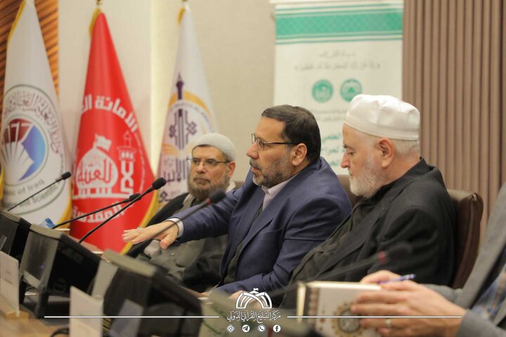 تقرير مصور/ اللجنة العلمية تراجع وتدقق مصحف العتبة الحسينية بمشاركة مختصصين من بلدان اسلامية