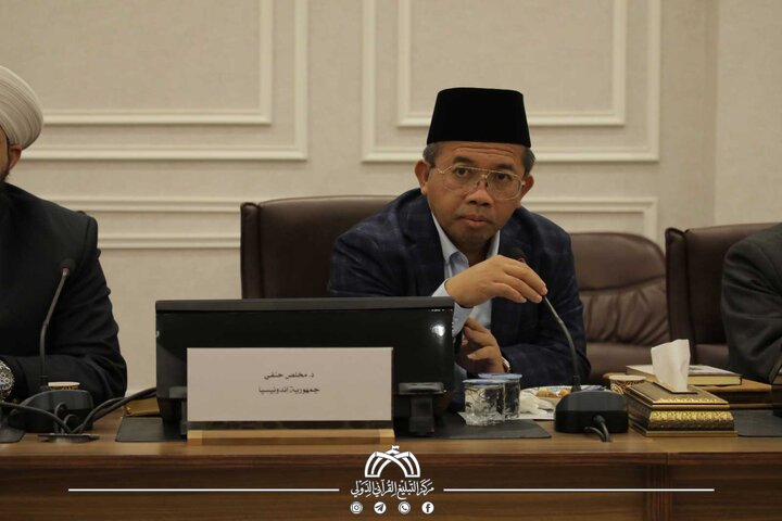 تقرير مصور/ اللجنة العلمية تراجع وتدقق مصحف العتبة الحسينية بمشاركة مختصصين من بلدان اسلامية