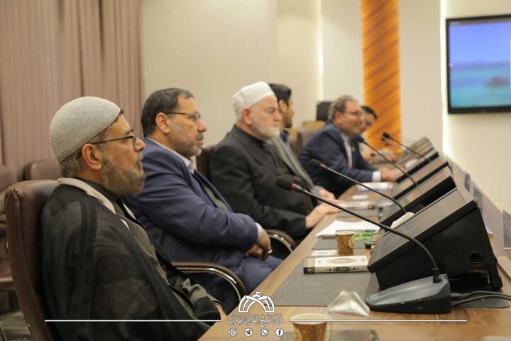 تقرير مصور/ اللجنة العلمية تراجع وتدقق مصحف العتبة الحسينية بمشاركة مختصصين من بلدان اسلامية