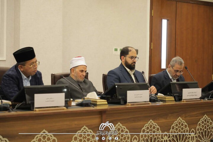 تقرير مصور/ اللجنة العلمية تراجع وتدقق مصحف العتبة الحسينية بمشاركة مختصصين من بلدان اسلامية