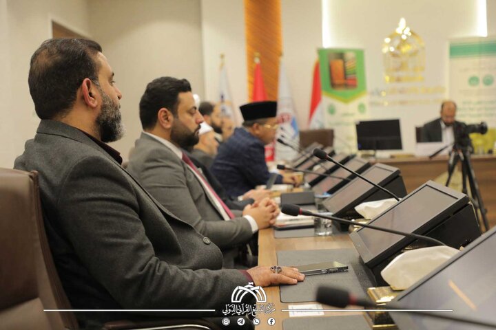 تقرير مصور/ اللجنة العلمية تراجع وتدقق مصحف العتبة الحسينية بمشاركة مختصصين من بلدان اسلامية