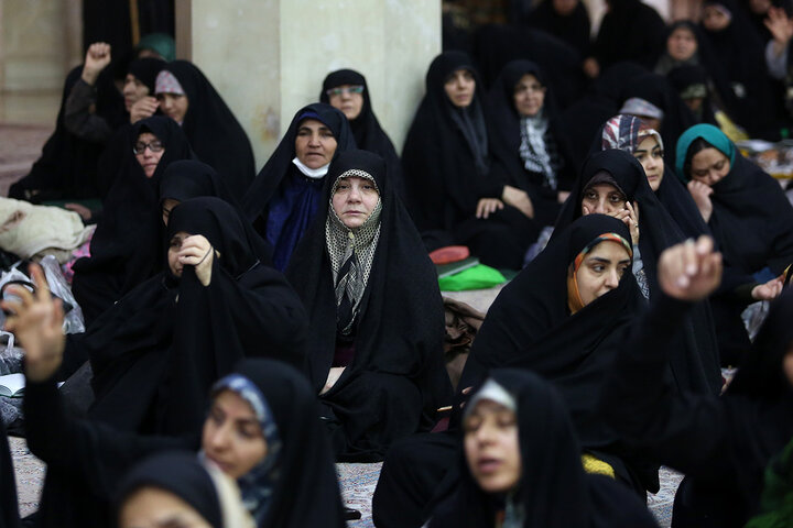 گرامیداشت سالگرد یوم الله ۲۲بهمن در حرم مطهر بانوی کرامت