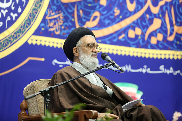 گرامیداشت سالگرد یوم الله ۲۲بهمن در حرم مطهر بانوی کرامت