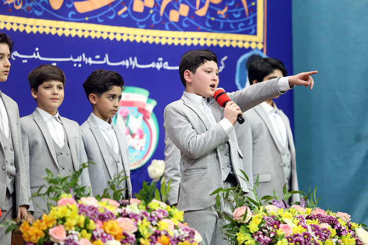 گرامیداشت سالگرد یوم الله ۲۲بهمن در حرم مطهر بانوی کرامت