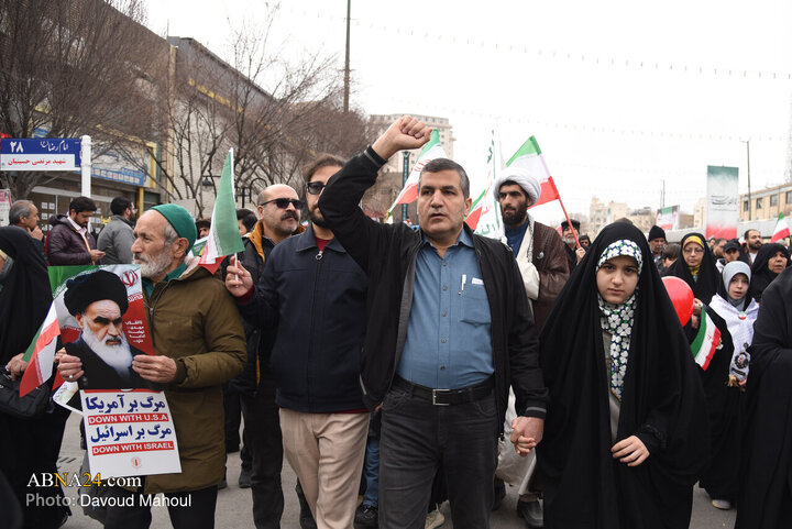 Photos: People of Mashhad mark 22 Bahman