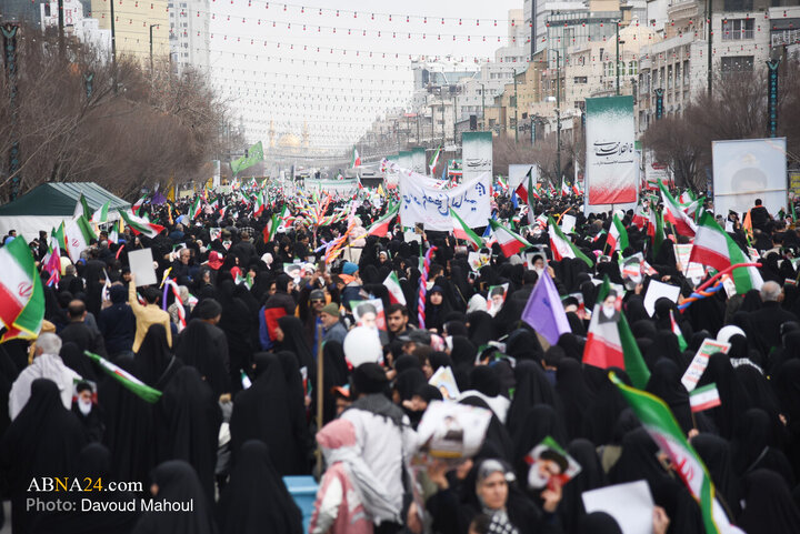 Photos: People of Mashhad mark 22 Bahman