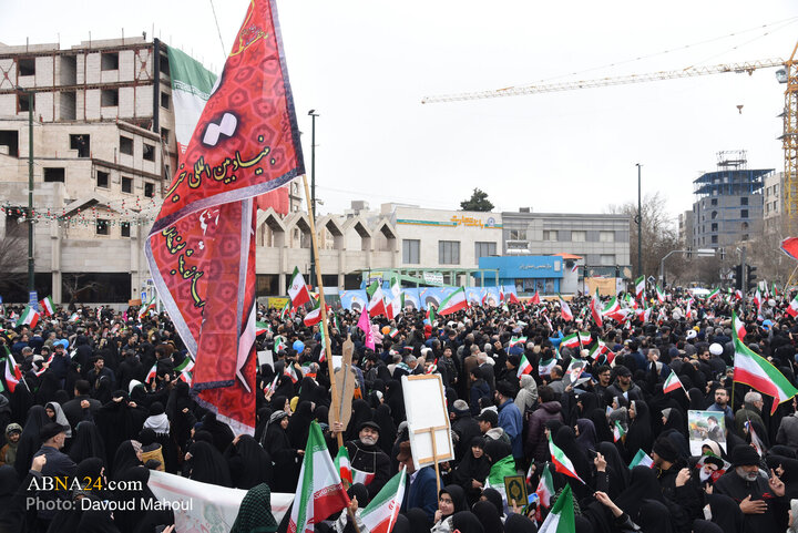 Photos: People of Mashhad mark 22 Bahman