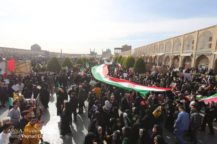 Photos: 22 Bahman rally in Isfahan