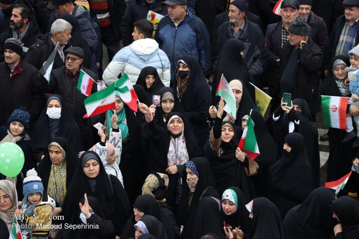 Photos: People of Tabriz mark 22 Bahman