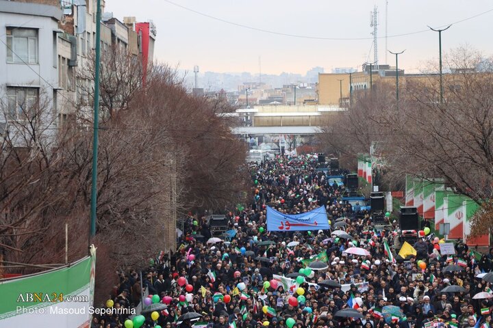 Photos: People of Tabriz mark 22 Bahman