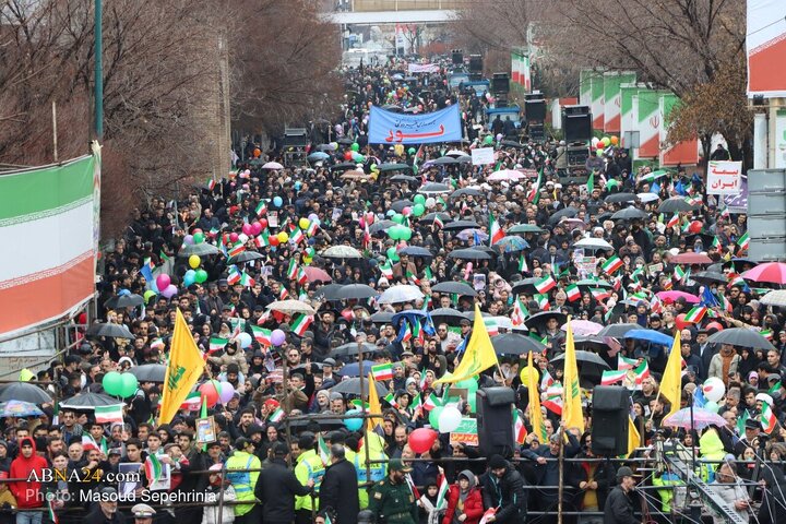 Photos: People of Tabriz mark 22 Bahman