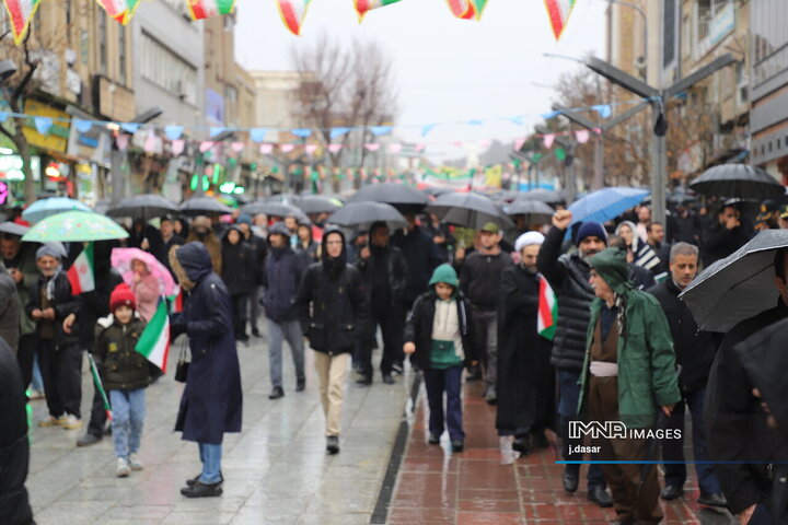 (Senandec)Meşa Yewmullah 22ê Roja Behmenê li bajarê Sine