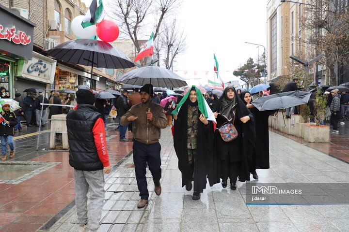 (Senandec)Meşa Yewmullah 22ê Roja Behmenê li bajarê Sine