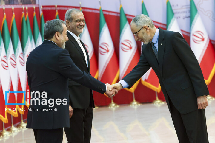 အစ္စလာမ် တော်လှန်ရေး အောင်ပွဲ နှစ်ပတ်လည်နေ့တွင် ကျင်းပသော «  စလာမ် ဆိုဖရာ  » အခမ်းအနား ကျင်းပ  ။ ။ Photos