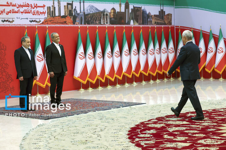 အစ္စလာမ် တော်လှန်ရေး အောင်ပွဲ နှစ်ပတ်လည်နေ့တွင် ကျင်းပသော «  စလာမ် ဆိုဖရာ  » အခမ်းအနား ကျင်းပ  ။ ။ Photos