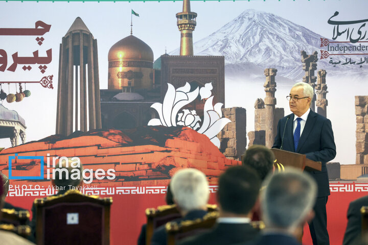 အစ္စလာမ် တော်လှန်ရေး အောင်ပွဲ နှစ်ပတ်လည်နေ့တွင် ကျင်းပသော «  စလာမ် ဆိုဖရာ  » အခမ်းအနား ကျင်းပ  ။ ။ Photos