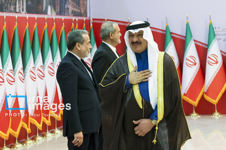 အစ္စလာမ် တော်လှန်ရေး အောင်ပွဲ နှစ်ပတ်လည်နေ့တွင် ကျင်းပသော «  စလာမ် ဆိုဖရာ  » အခမ်းအနား ကျင်းပ  ။ ။ Photos