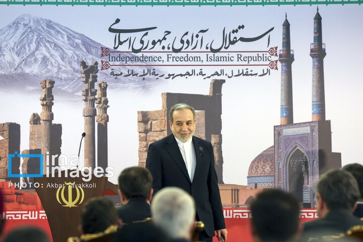 အစ္စလာမ် တော်လှန်ရေး အောင်ပွဲ နှစ်ပတ်လည်နေ့တွင် ကျင်းပသော «  စလာမ် ဆိုဖရာ  » အခမ်းအနား ကျင်းပ  ။ ။ Photos