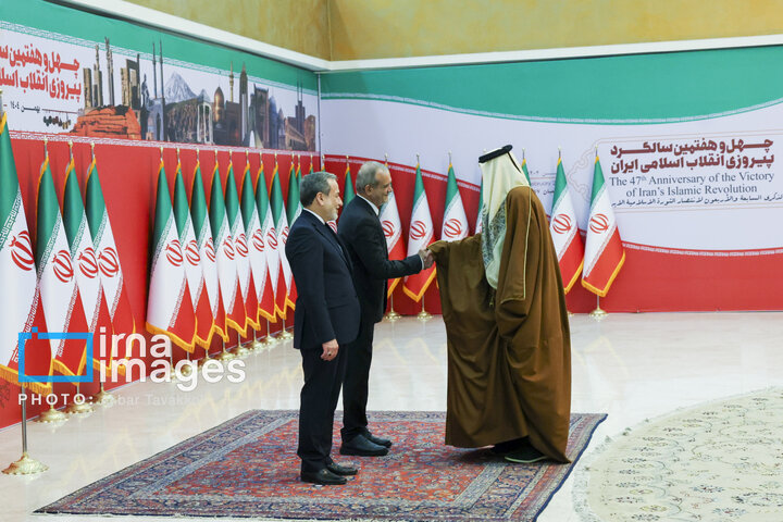 အစ္စလာမ် တော်လှန်ရေး အောင်ပွဲ နှစ်ပတ်လည်နေ့တွင် ကျင်းပသော «  စလာမ် ဆိုဖရာ  » အခမ်းအနား ကျင်းပ  ။ ။ Photos