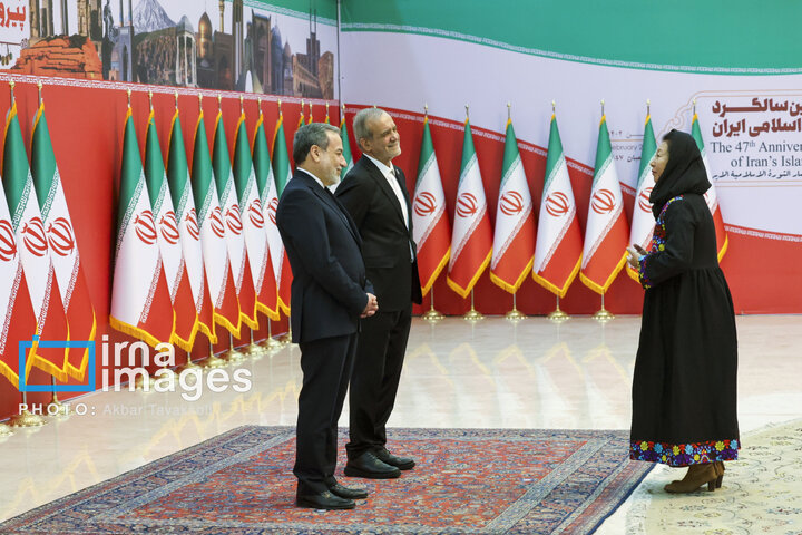 အစ္စလာမ် တော်လှန်ရေး အောင်ပွဲ နှစ်ပတ်လည်နေ့တွင် ကျင်းပသော «  စလာမ် ဆိုဖရာ  » အခမ်းအနား ကျင်းပ  ။ ။ Photos