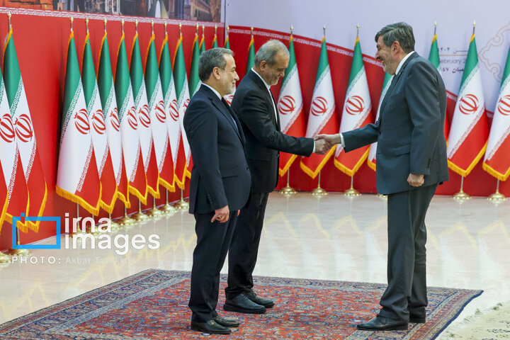 အစ္စလာမ် တော်လှန်ရေး အောင်ပွဲ နှစ်ပတ်လည်နေ့တွင် ကျင်းပသော «  စလာမ် ဆိုဖရာ  » အခမ်းအနား ကျင်းပ  ။ ။ Photos