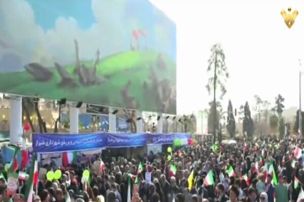 قنوات ومواقع أجنبية تتابع مسيرات حاشدة بمناسبة ذكرى انتصار الثورة الاسلامية