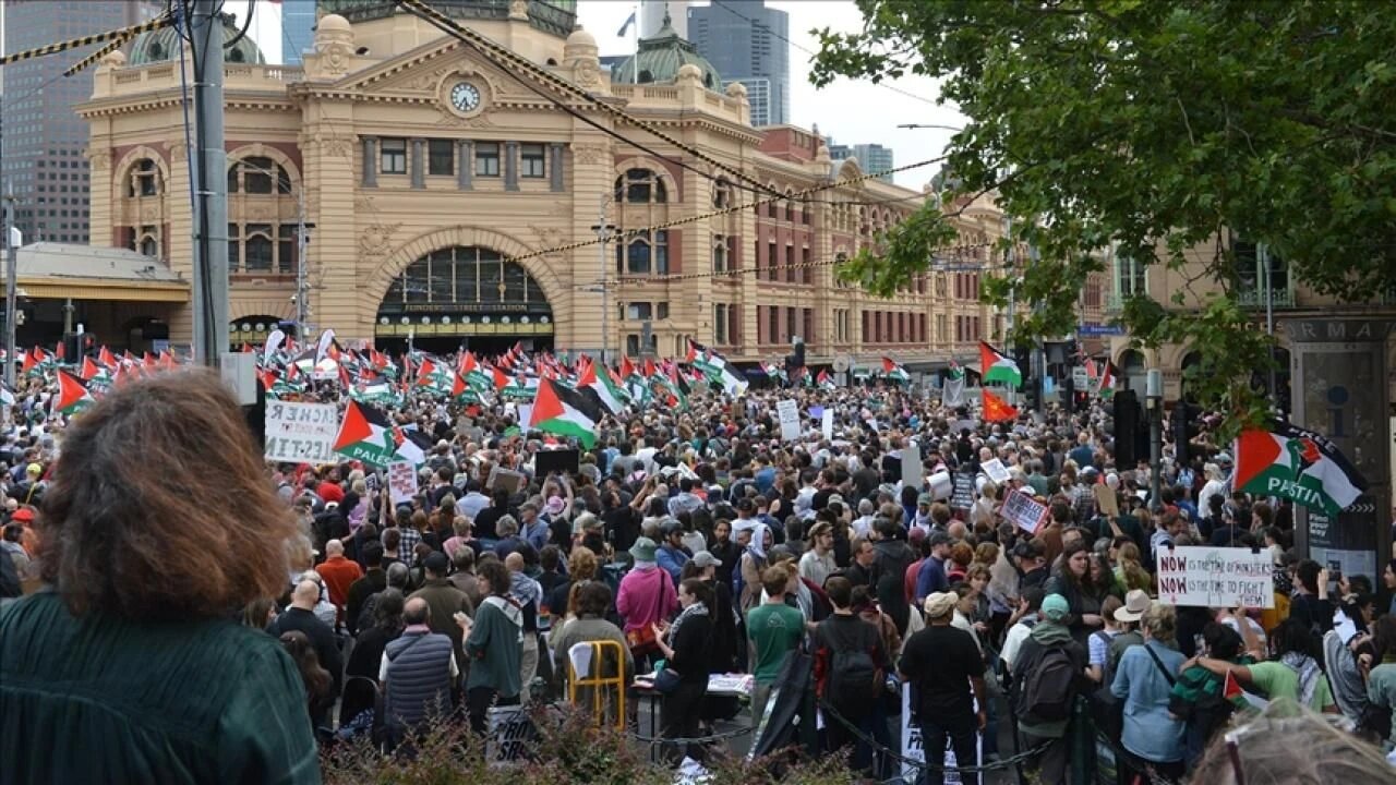 Canberra’da İsrail Protestosu: Parlamento Önünde Herzog’a Sert Tepki