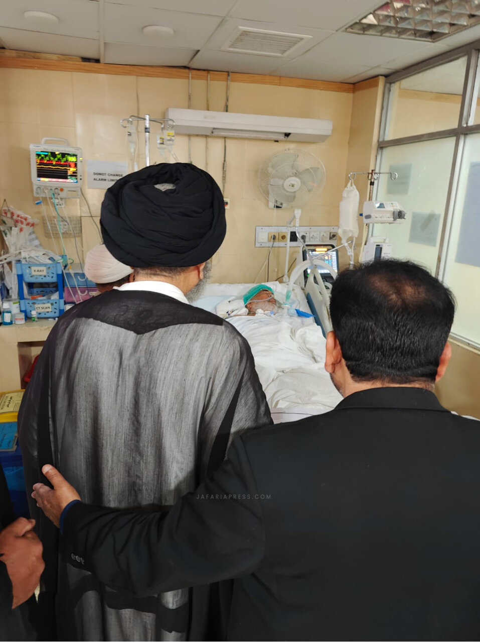 Photos: Renowned Shia Scholar Sajid Ali Naqvi Visits Terrorist Attack Injured at Islamabad Hospitals