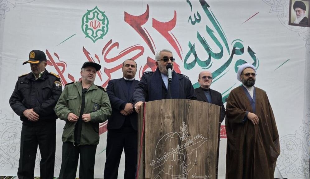 انقلاب اسلامی، ایران را از وابستگی به قدرت‌های خارجی به جایگاه عزت رساند